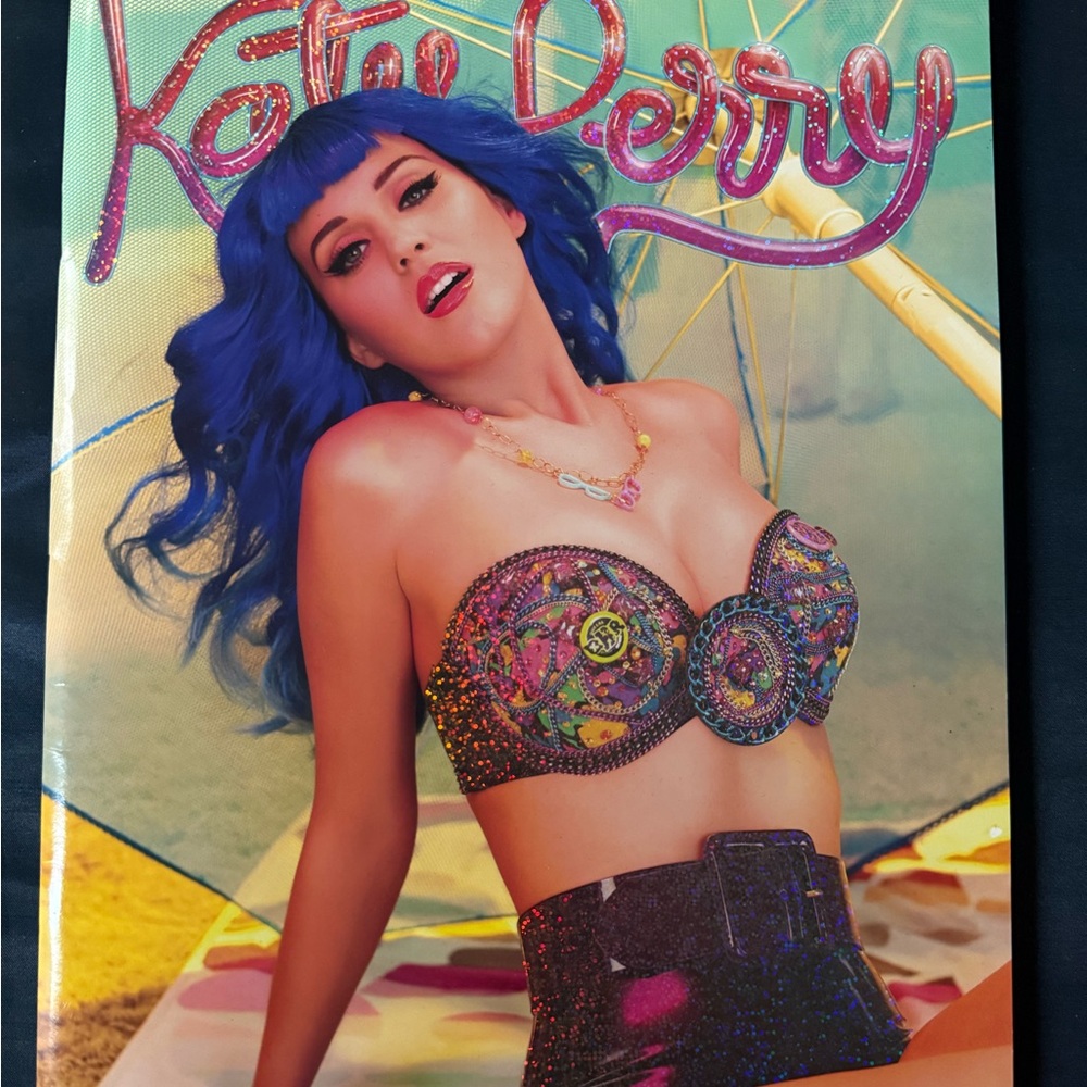 Katy Perry California Dreams Tour Program - Blue and Pink